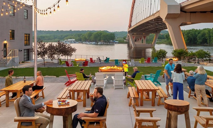 Hastings Hotel | The Confluence Hotel