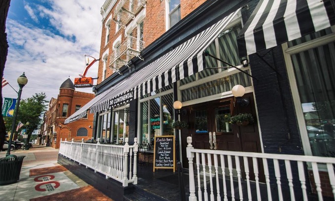 Centerville Hotel | The Continental Hotel