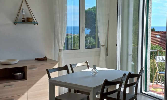 San Bartolomeo al Mare Apartment | The corner on the sea, the quiet with a sea view