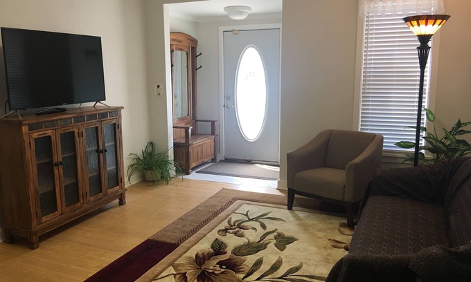 Mitchell House | The Corn Palace Cottage - Great Location