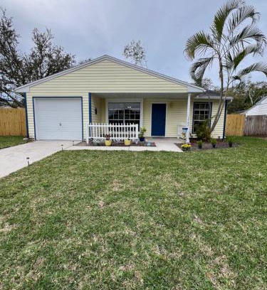 Lake St. George House | The Corner Cottage