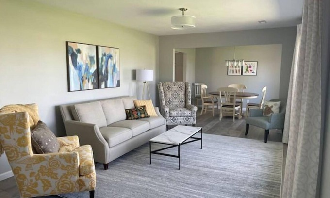 Auburn House | The Cottage at Edgewood