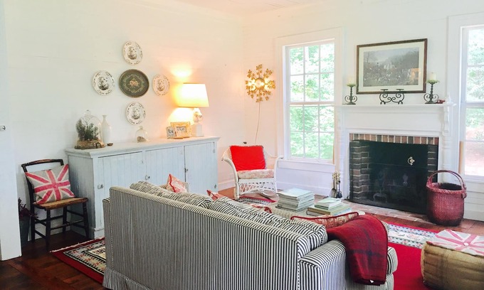 Salisbury House | The Cottage at Henry Connor Bost Farm