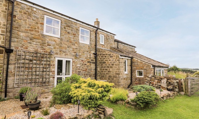 Ripley Cottage | THE COTTAGE AT NIDDERDALE, family friendly in Harrogate