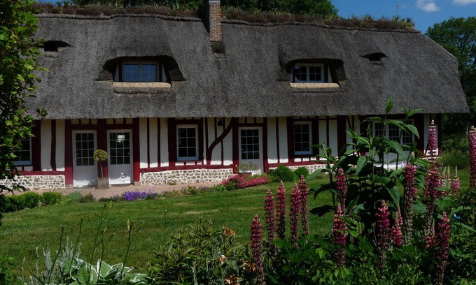 Saint-Leger-de-Rotes House | - The cottage -
