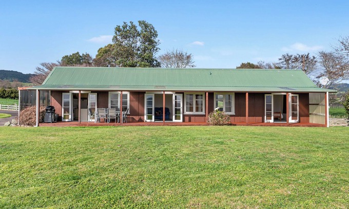 Owhata House | The Cottage - Rotorua Holiday Farmstay