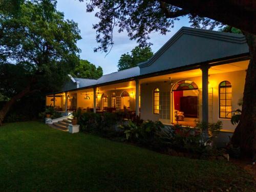 Victoria Falls Cabin | The Courtney Lodge