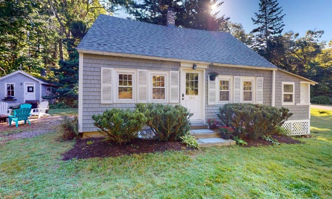 Bayville House | The Cove