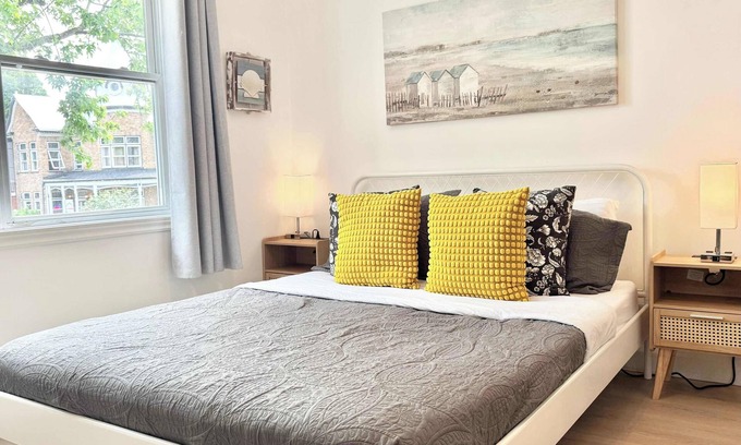 Maizerets Apartment | The Cozy Loft | 2 Guests | AC | 5 min Downtown
