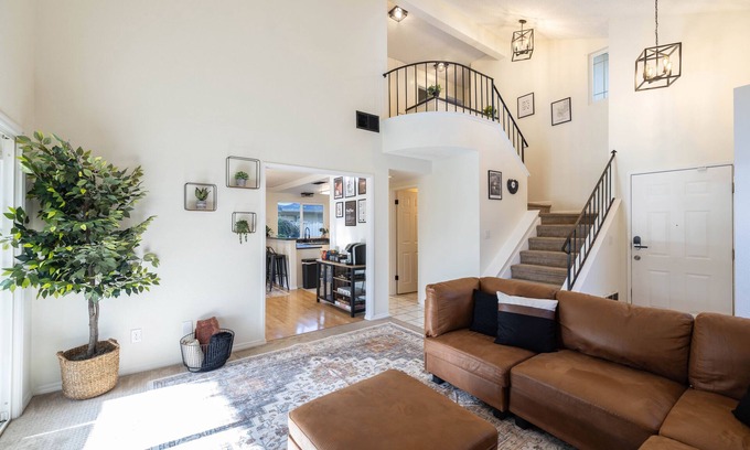 South Natomas House | The Cozy Sac-Pool/large yard & attractions nearby