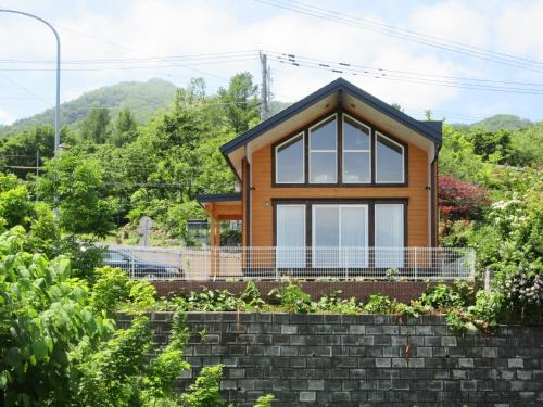 Zenibako House | The Crestview Lodge