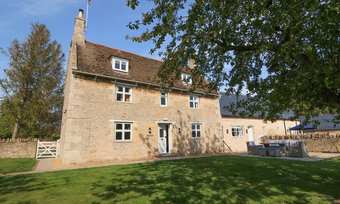Fotheringhay Cottage | THE CROFT FARM, pet friendly, luxury holiday cottage in Wansford