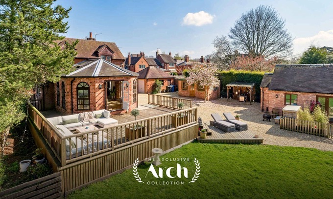 Abbots Bromley Cottage | The Croft Summary: Es