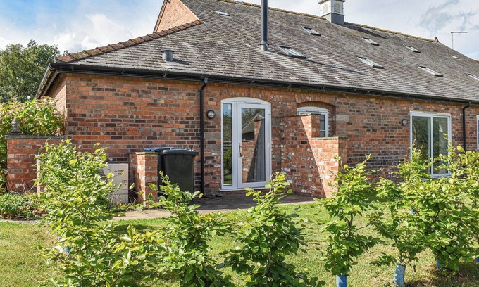 Middlewich Cottage | The Dairy at Brook House Farm-UK40631