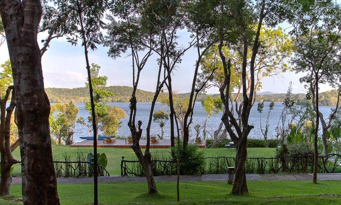 Giritale Resort | The Deer Park Hotel
