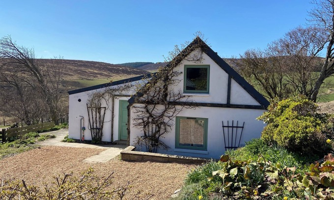 Glenlivet Cottage | The Den - A stunning mountain cottage in Speyside & the Caringorm National Park