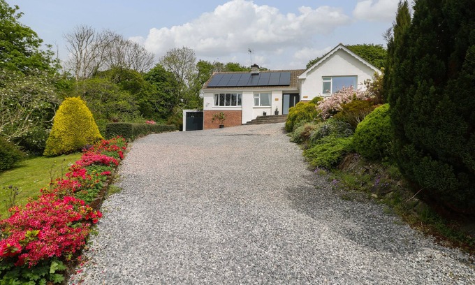 Wiseman's Bridge House | THE DINGLE, pet friendly, character holiday cottage in Stepaside