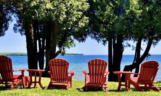 Rowleys Bay Apartment | The DiSalvo Lakehouse