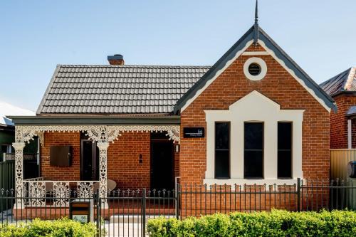 East Tamworth House | The Driscoll - Modern Smart Villa