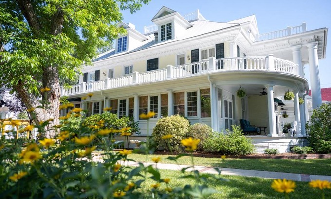 Edenton Bed & Breakfast | The Edenton Collection-The Granville Queen Inn