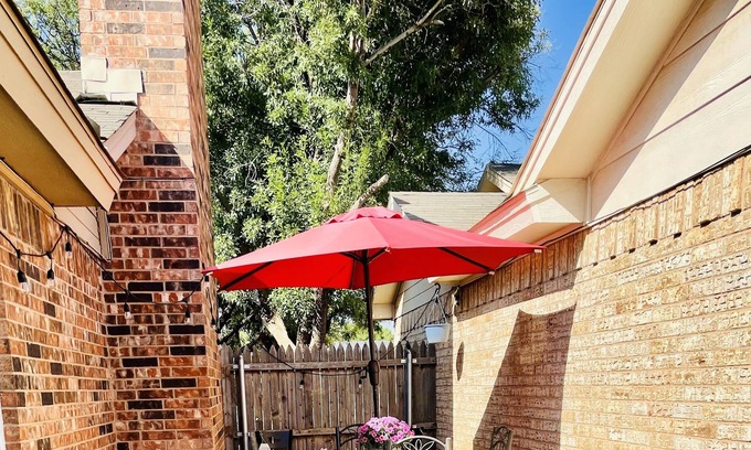 Lubbock House | The Electric Townhome * 3bed/2bath