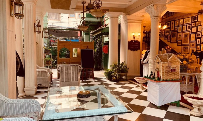 Dharmatala Hotel | The Elgin Fairlawn Kolkata