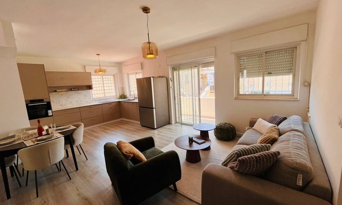 Emek Refaim Apartment | The Emek Refaim: 3 Bedrooms/2 Bathrooms Vacation Rental In the German Colony