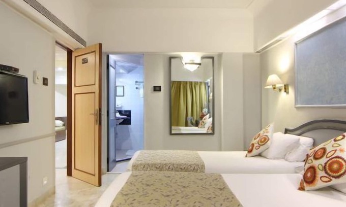 Airport Area Hotel | The Emerald Hotel & Executive Apartments