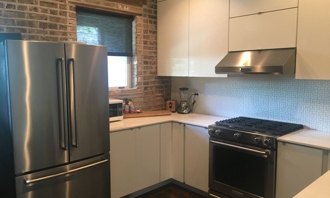 Magnolia Glen Apartment | The entire FLAT. Stay Like You Own! Central AIR. TWO FULL BATHROOMS. Unique.