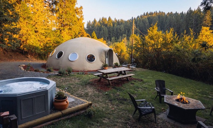Eugene House | The Eugene Dome: Wine Country, Nature, Hobbit Home
