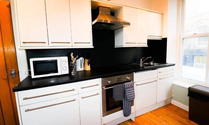 Dewsbury Apartment | The Exquisite 2 Bed Apartment in Dewsbury