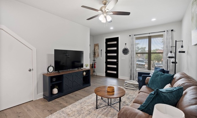 Point Venture House | The Fairway Flat – Lake Life Meets Golf Life
