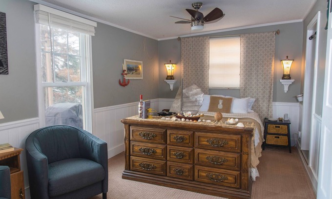 Ham Lake Cabin | The Family Beach House - Lakefront on S.Coon Lake