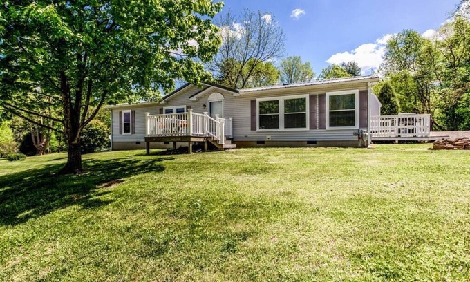 Gentryville House | The Family Oasis just 6 miles from Holiday World
