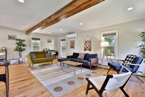 Hydeville House | The Family Retreat at Bomoseen home