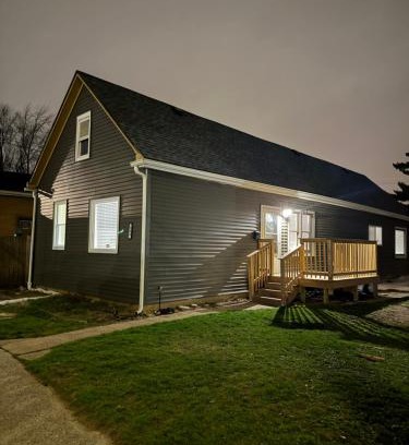 Calumet City House | The Family Retreat