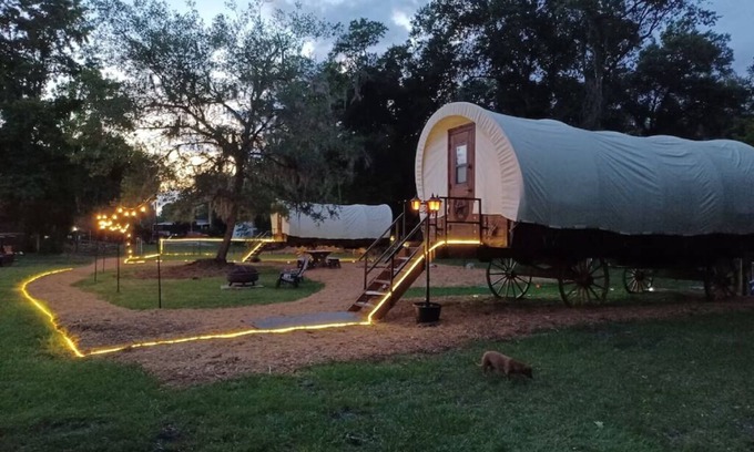 Putnam Hall Apartment | The Family Wagon (Sleeps 4)