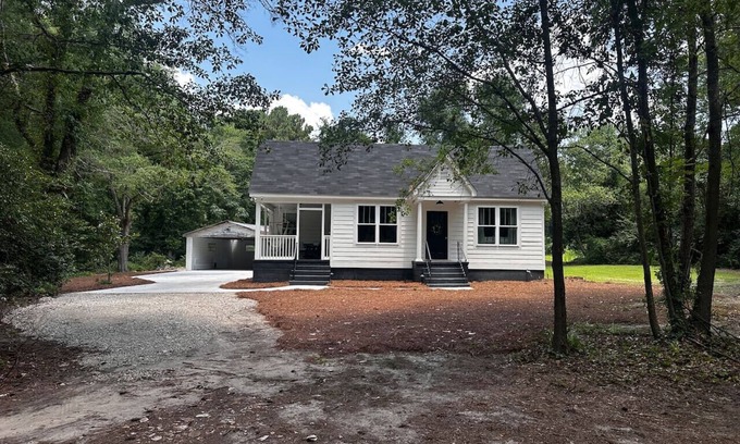 State Park Other | The Farmhouse Retreat on 9 acres