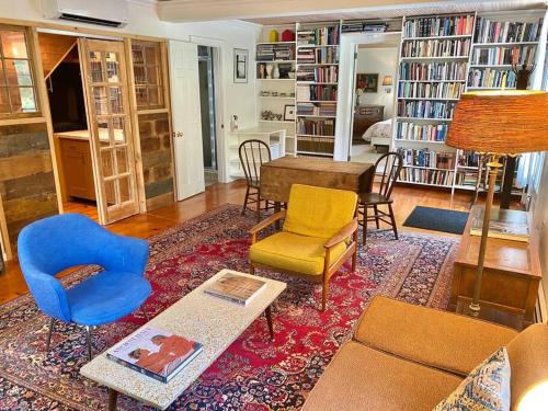 Red Hook Apartment | the farmhouse suite at barn & bike