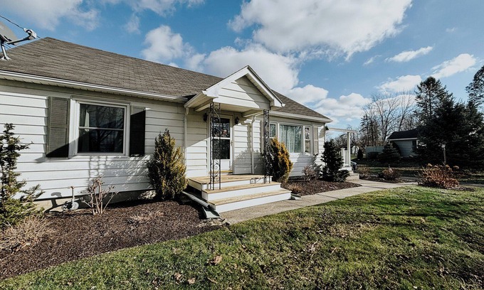 Skaneateles House | The Folk Soul - Your charming 2-bedroom Skaneateles get-away