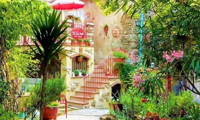 San Carlo Terme House | The Four Angels - Massa, Tuscany