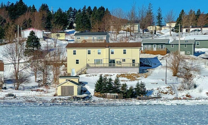 Norman's Cove-Long Cove House | The Full House @ The Homestead Oceanfront Suites