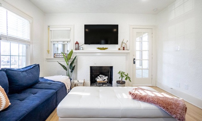 Aksarben - Elmwood Park House | The Fun Family Home Away From Home