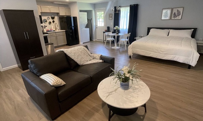 Rochester Apartment | The Garage