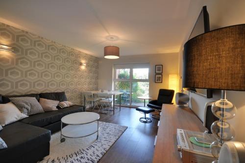 Heaton Norris Apartment | The Garden Apartment, Near Airport & City