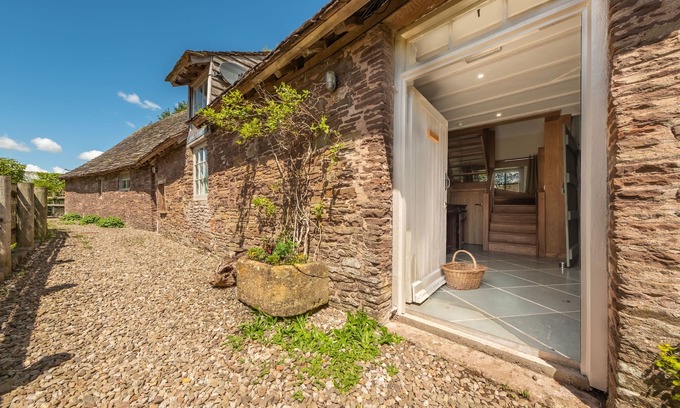 Peterchurch House | The Garden Barn (4) - a grade I listed building sleeping 4 guests