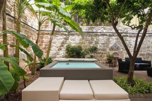 Ruggero Settimo Apartment | The Garden Boutique Apartment by DomuSicily