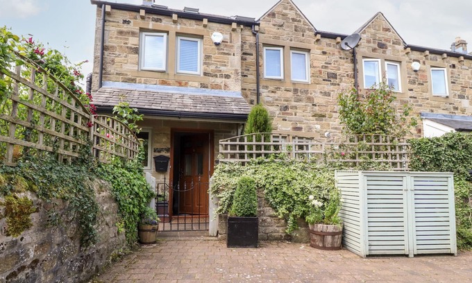 Giggleswick House | THE GARDEN HOUSE, with a garden in Giggleswick
