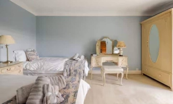 Kinross Bed & Breakfast | The Garden Room 40 mins Edinburgh, 10 mins Loch Leven, 25 mins Sterling Castle