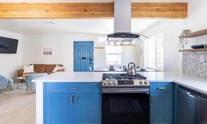 Miramonte House | The Gathering Place for large groups and families to create memories